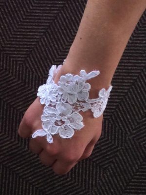 hand-lace-accessories-1